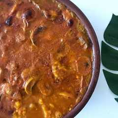 Una foto de Arroz con pollo y champis al horno