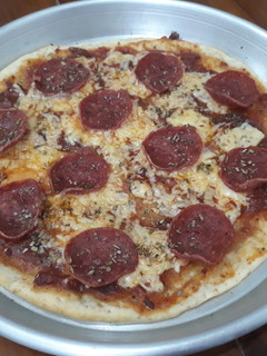 Foto resep Thin Crust Pepperoni Pizza