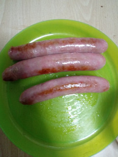 Una foto de Salchichas a la plancha