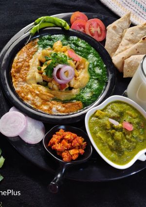 મિક્સ વેજ & પનીર ઇન 3 ગ્રેવી વિથ વ્હિટ રુમાલી રોટી રેસીપી મુખ્ય ફોટો
