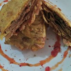 A picture of Roti pakauda.