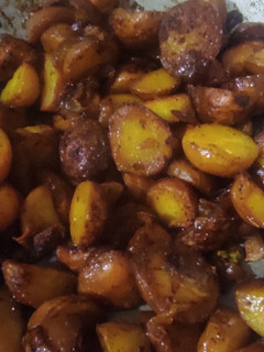 बेबी पोटैटो भुजिया (baby potato bhujiya recipe in Hindi) रेसिपी मुख्य फोटो