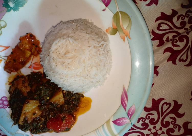 Simple palak chawal With achaar shikarpuri