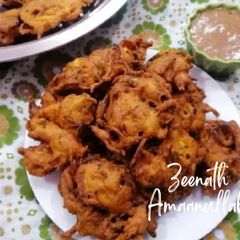 A picture of Cabbage and Potato Fritters or Cabbage Aloo Pakoras.