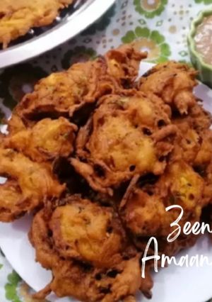 A picture of Cabbage and Potato Fritters or Cabbage Aloo Pakoras.