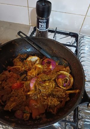 A picture of Kali mirch chicken dry.