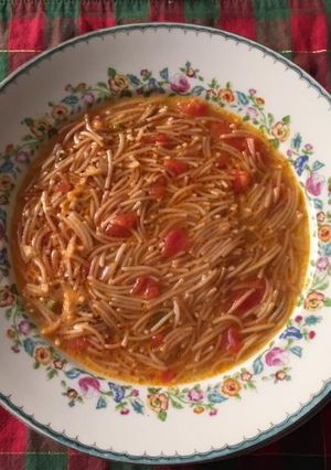 Una foto de Sopa de fideo con refrito