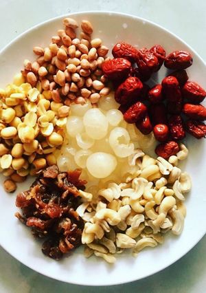 Hình của món Chè long nhãn.