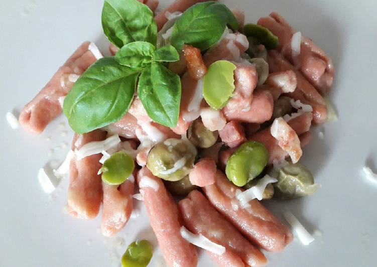 Pasta rosa cacio e fave