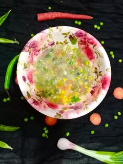 વેજીટેબલ હેલ્થી સૂપ રેસીપી મુખ્ય ફોટો