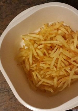 A picture of Home made fries.