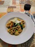 Orecchiette alle cime di rapa (Öhrchen-Nudeln mit Stengelkohl)