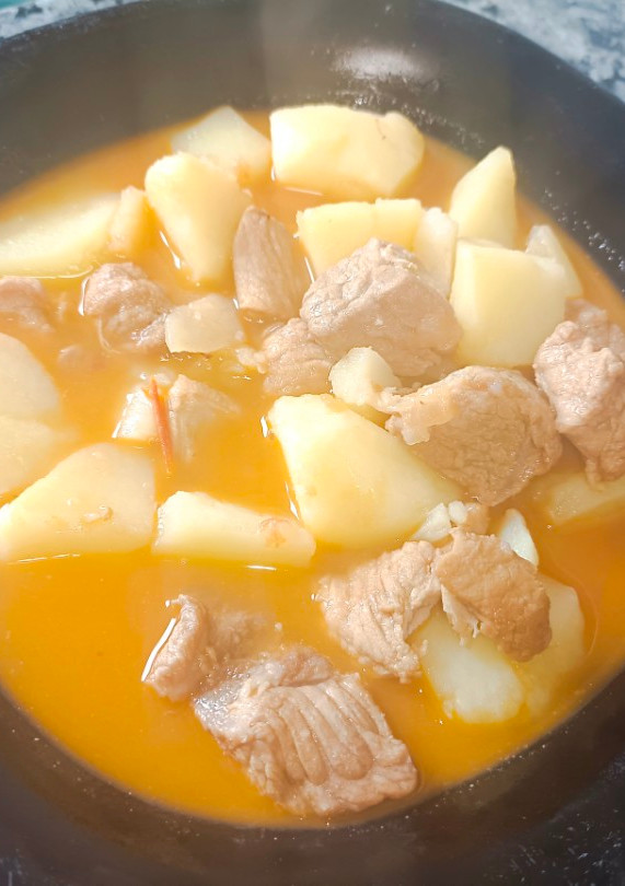 Una foto de Guiso de magro de cerdo con patatas
