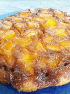 Una foto de Bizcocho de🍑🍑🍑🍑 melocotones naturales