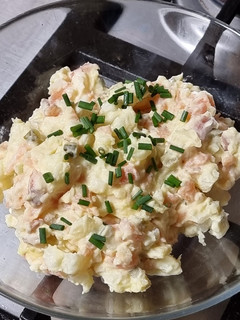Una foto de Ensaladilla de ahumados