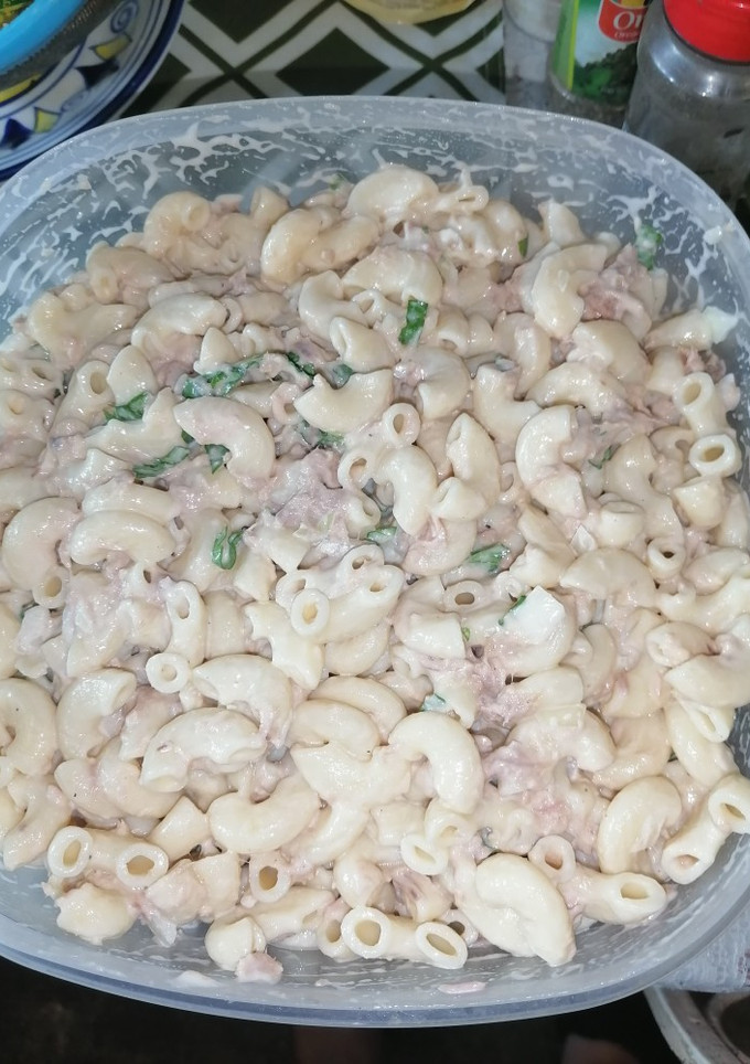 Una foto de Ensalada de coditos con atún y mayonesa