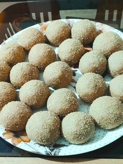 चुरमा लाडू (Churma Ladoo recipe in marathi) रेसिपी चे मुख्य फोटो