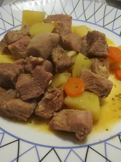 Una foto de Estofado de pavo con patatas