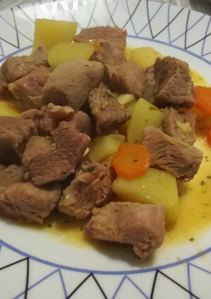 Una foto de Estofado de pavo con patatas