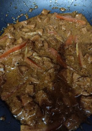 A picture of Chicken jalfrezi.