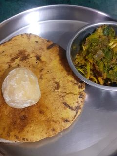 मक्के की रोटी ओर सरसों का साग (makki ki roti aur sarson ka saag recipe in Hindi) रेसिपी मुख्य फोटो