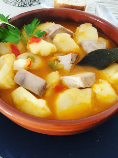 Una foto de Guisado de patatas con atún