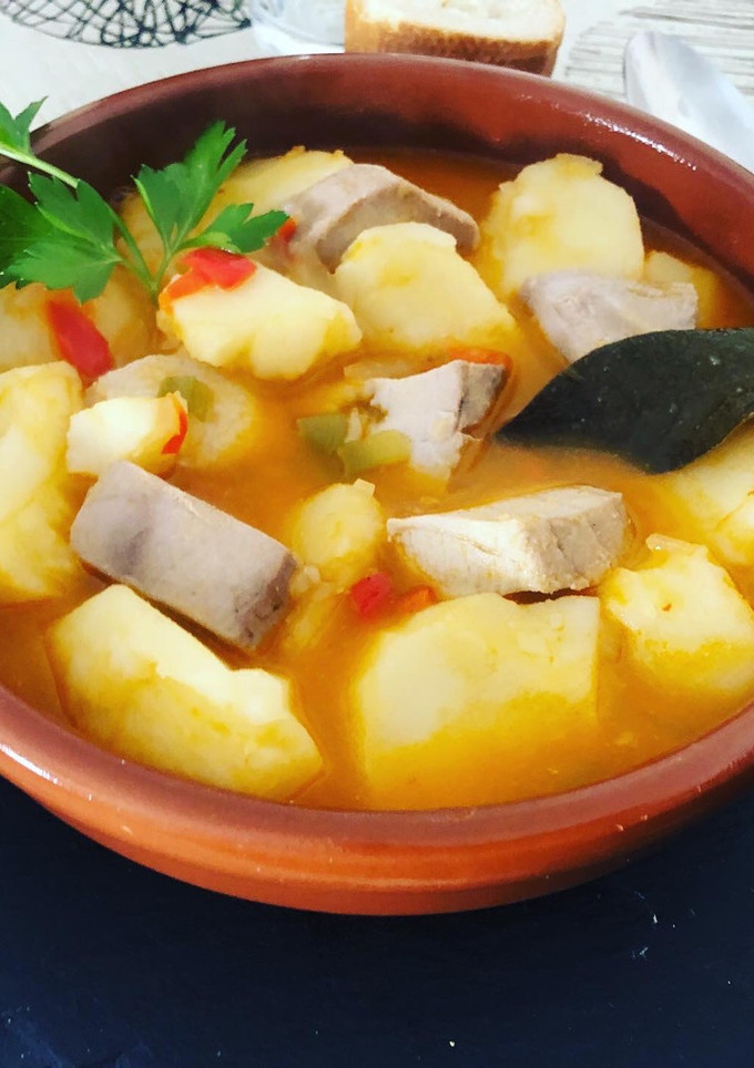 Una foto de Guisado de patatas con atún