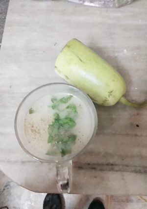 A picture of Bottle gourd soup (ghiya).