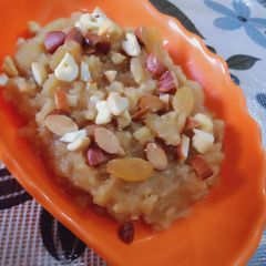 A picture of Suji ka halwa.