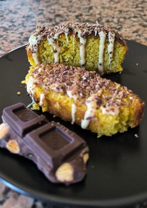 A picture of Oat and Orange Cake.