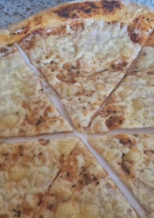 Előtésztás pizza recept fotója