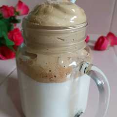 A picture of Dalgona coffe.