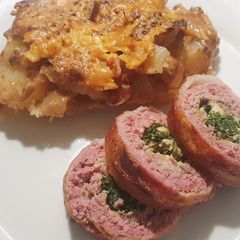 A picture of Burger, Spinach and Triple Cheese Roll.