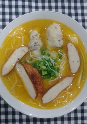 Hình của món Bún chả cá miền trung.