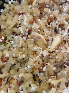வாழைத்தண்டு பொரியல்(valaithandu poriyal recipe in tamil) செய்முறை முக்கிய புகைப்படம்