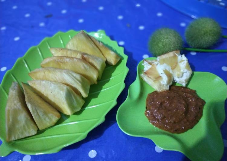 Cara Musim Panas LezatSukun goreng sambal kacang