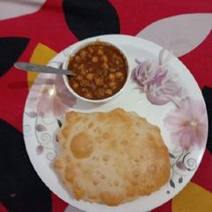 A picture of Chole bhature.