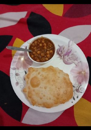 A picture of Chole bhature.