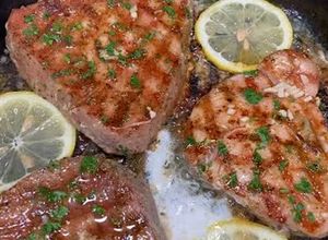 Foto de Bifes de Atum Deliciosos na Manteiga de Alho