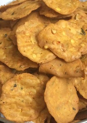 தட்டை முறுக்கு (Thattai murukku recipe in tamil) செய்முறை முக்கிய புகைப்படம்