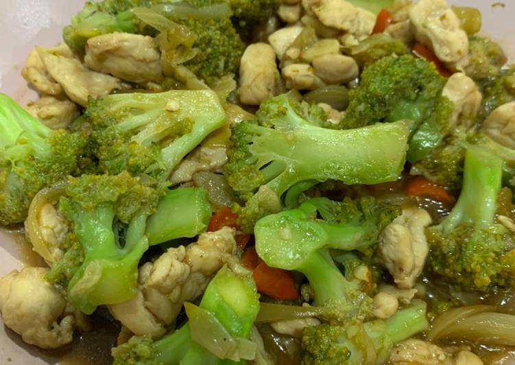 Resep Brokoli Ayam Saus Tiram yang Enak