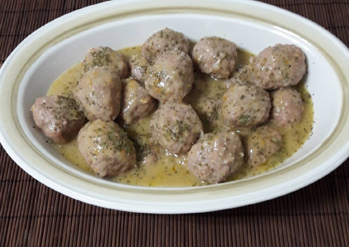 Albóndigas con crema de champiñones