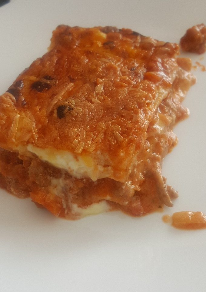 Una foto de Lasaña boloñesa
