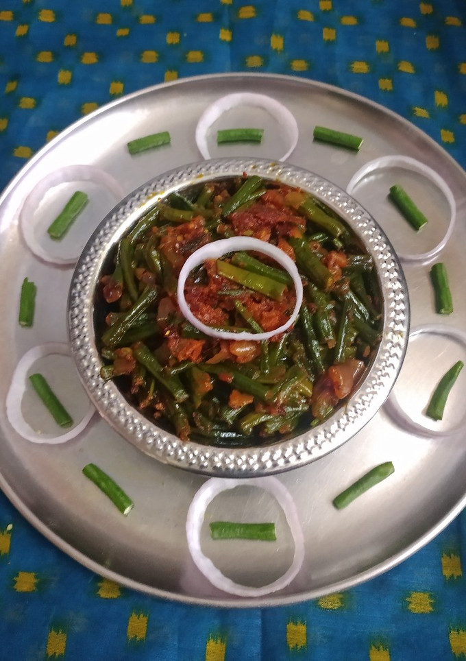 *க்ரீன் லாங் பீன்ஸ் மொழகு புரட்டி*(சுக்கா)(beans chukka recipe in tamil) செய்முறை முக்கிய புகைப்படம்