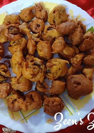 A picture of Gram and Cornflour Button Mushroom Fritters.