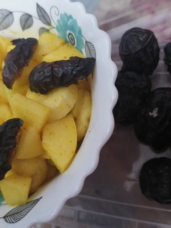 A picture of Dates chaat🌴.