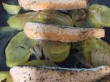 Salmón al horno con patatas panaderas