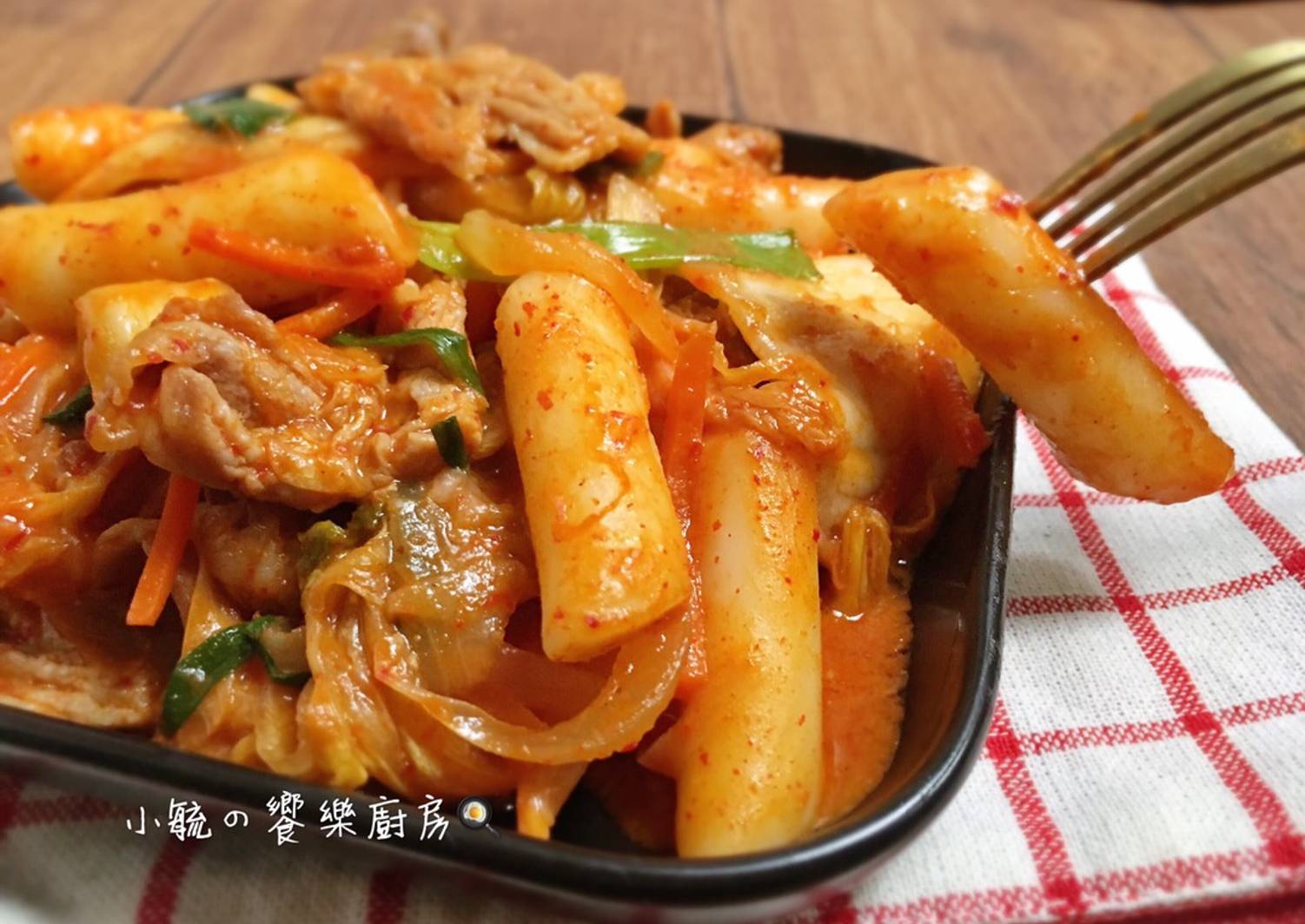 韩国泡菜年糕锅怎么做_韩国泡菜年糕锅的做法_豆果美食