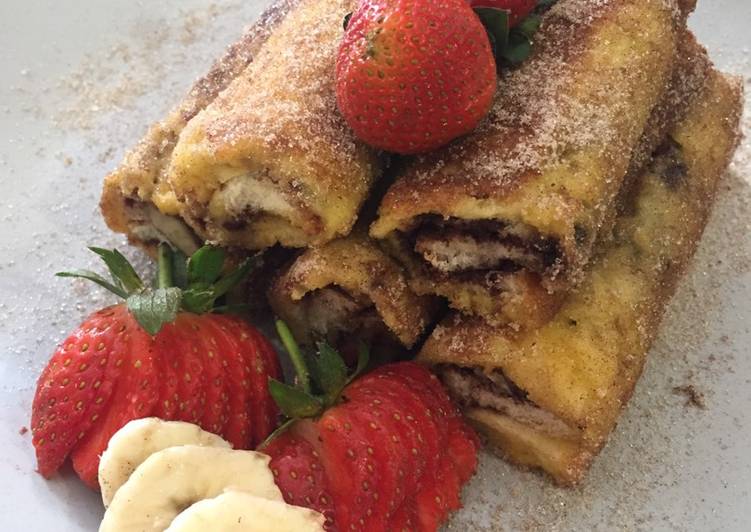 Strawberry Chocolate French Toast Roll Up