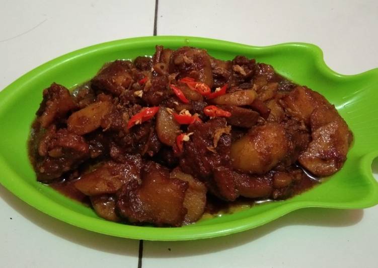 028. Lapis Daging dan Kentang